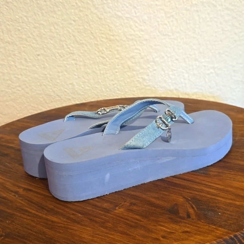 Guess |Light Blue Platform Flip Flops Silver Charm Preppy Denim Strap Sz.6